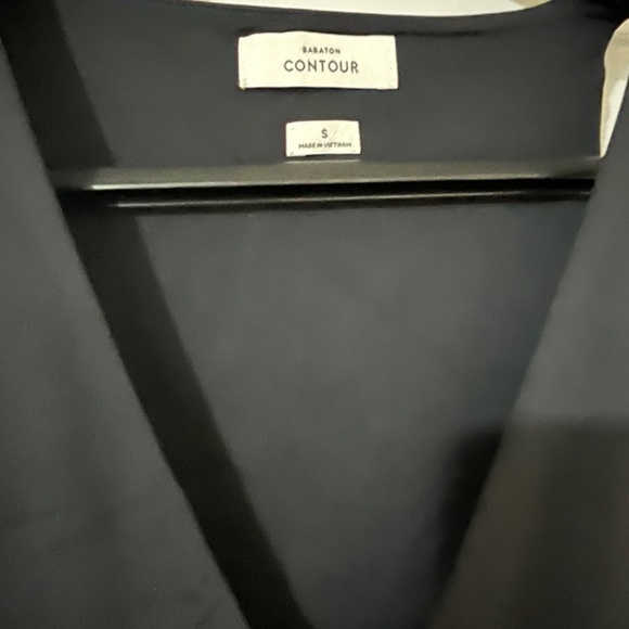 aritzia babaton vneck romper - Picture 4 of 4